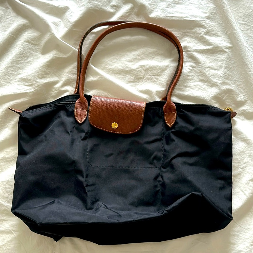 Black Longchamp tote bag